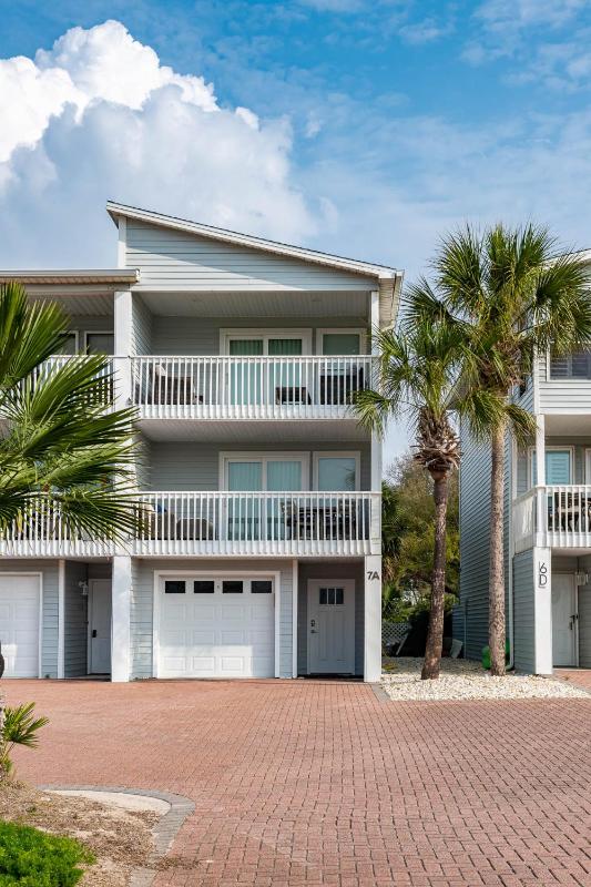 Steps to Beach Community Pool Beach View Luxury - image 34