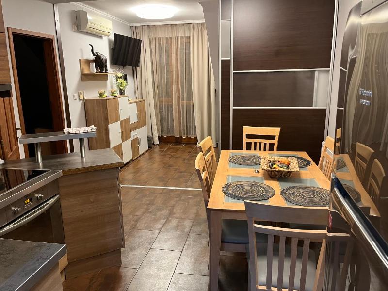 Brookforest Family Apartman - image 1