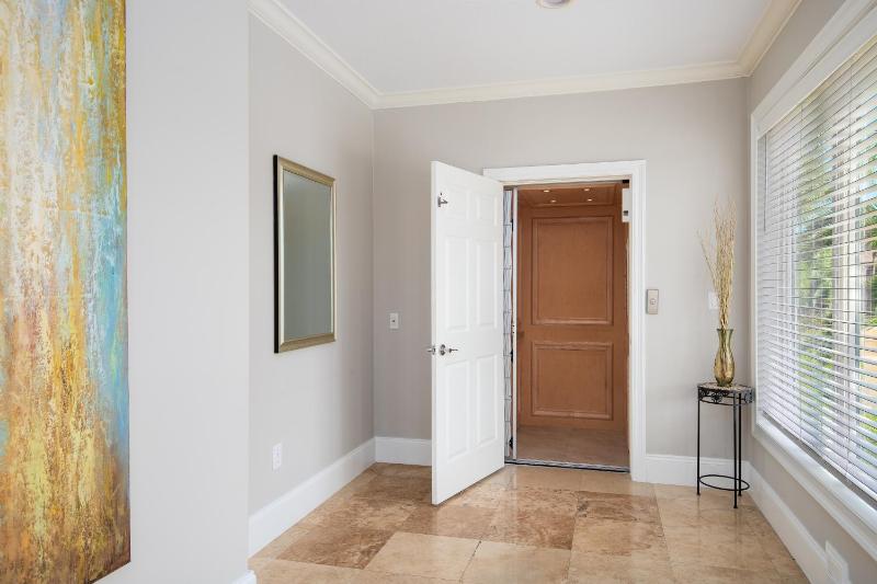 Large Pool - Hot Tub - Elevator - Gated Community - image 17