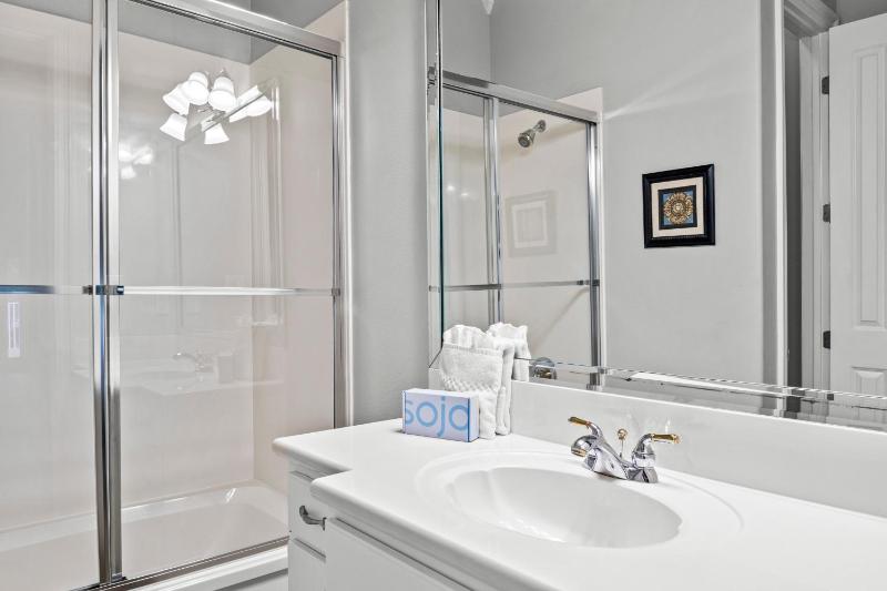 Large Pool - Hot Tub - Elevator - Gated Community - image 35