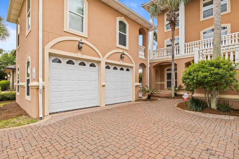 Large Pool - Hot Tub - Elevator - Gated Community - image 36