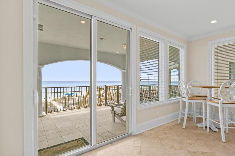 Gulf Front Pool Hot Tub- 2 Kitchens - Elevator - image 6