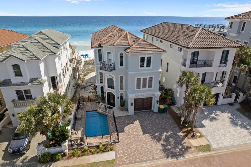 Gulf Front Pool Hot Tub- 2 Kitchens - Elevator - image 44