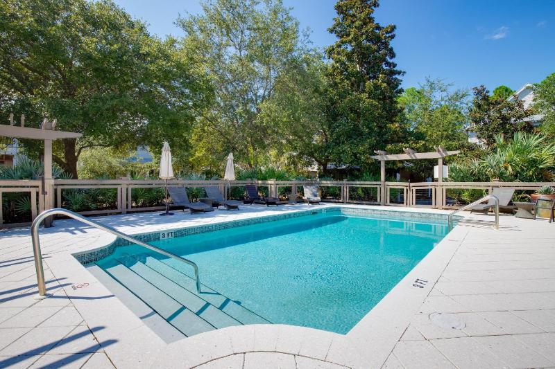 Golf Cart - 2 Community Pools - Close to Seaside - image 9