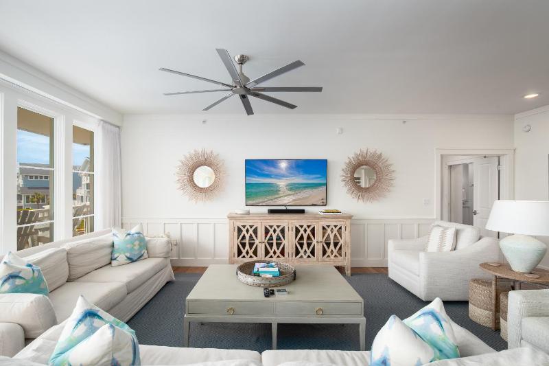 Gulf Front - Large Pool - Bikes - Gated Community - image 16