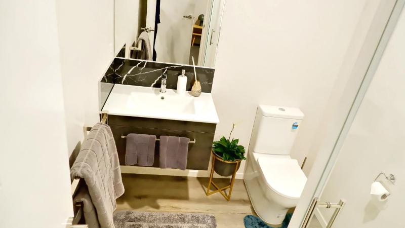 Modern Home with 2 Ensuites Only 17 Minutes to City and CHC Airport - image 17