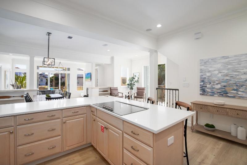 Community Pool Hot Tub and Beach - Outdoor Kitchen - image 5