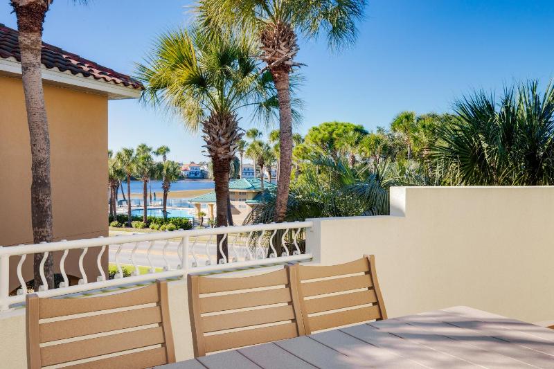 Community Pool Hot Tub and Beach - Outdoor Kitchen - image 39
