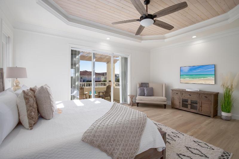 Community Pool Hot Tub and Beach - Outdoor Kitchen - image 8