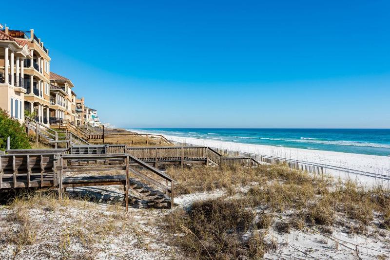 Beach Views Rooftop Deck Outdoor Kitchen Destin - image 30