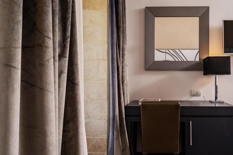 Superior Double Room image 4