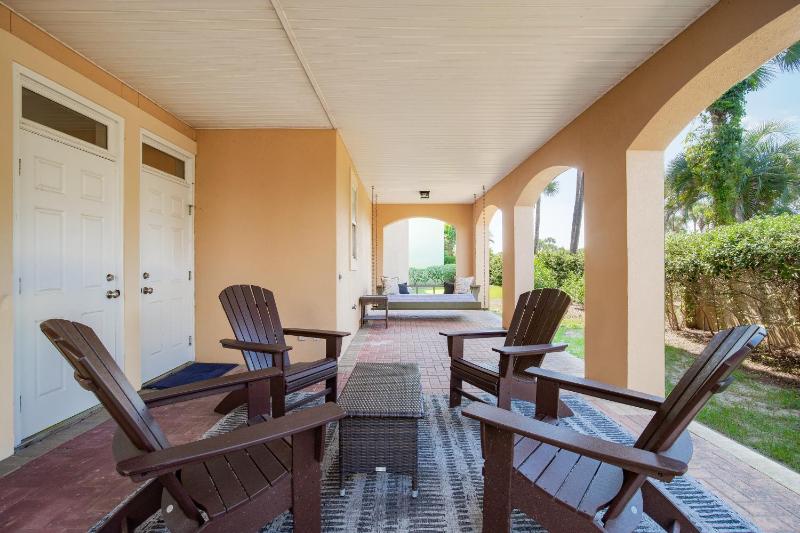 Luxury Community Pool Hot Tub and Beach and Games - image 8