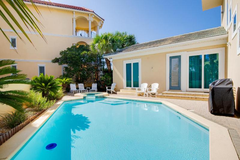 Private Pool Hot Tub Close to Beach Destin - image 29