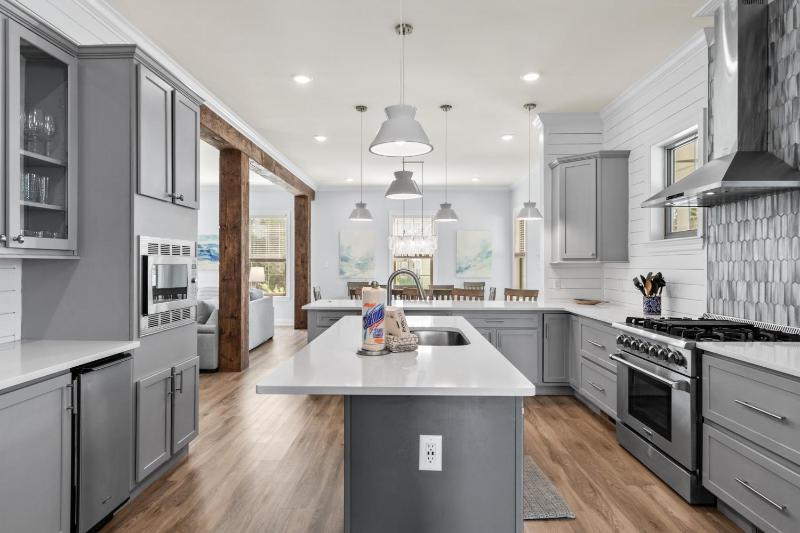 Pool 30A Fire Table Gourmet Kitchen Luxury - image 39