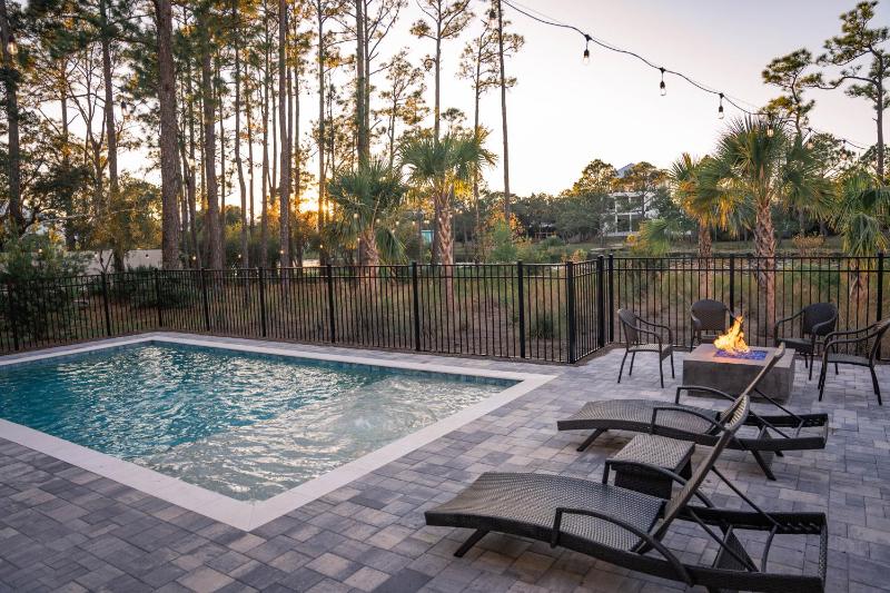 Pool 30A Fire Table Gourmet Kitchen Luxury - image 8