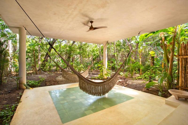 Stunning Villa 4BR Concierge Service Gated Paddle court - image 3