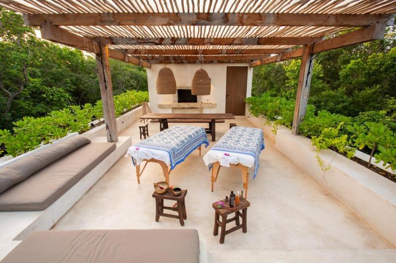 Stunning Villa 4BR Concierge Service Gated Paddle court - image 8