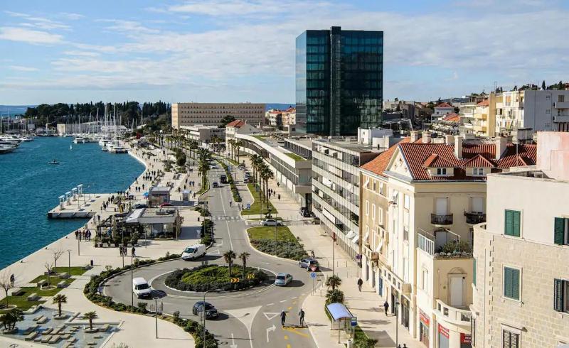 Apartments by the sea Split - 12647 - image 1
