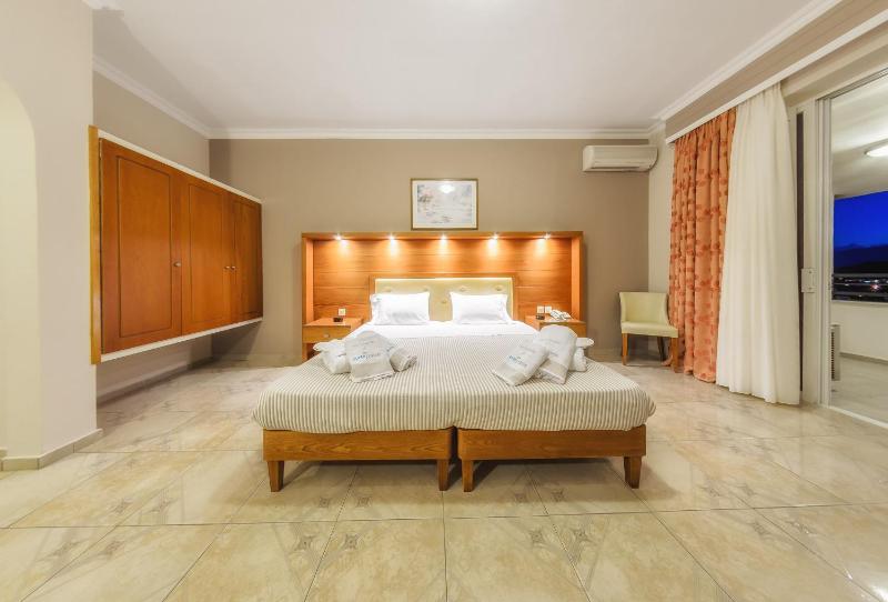 Family Apartment with Sea View image 1