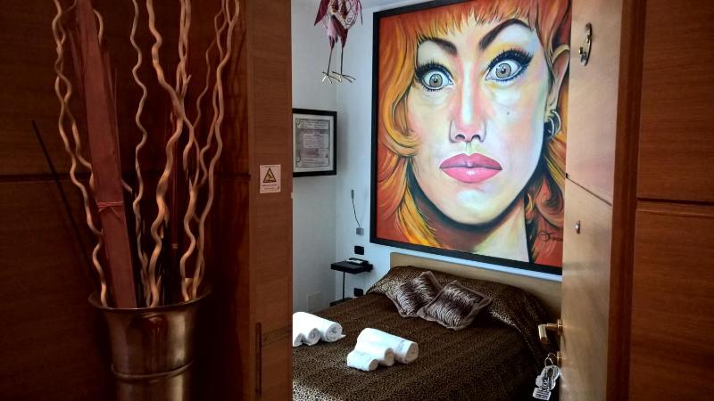 Deluxe Double or Twin Room image 2