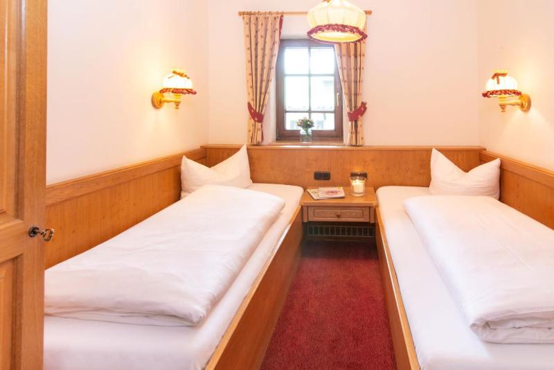 Classic Double Room - Annex image 3
