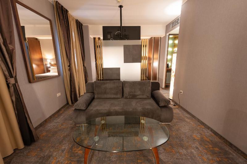 Deluxe Executive Suite image 4