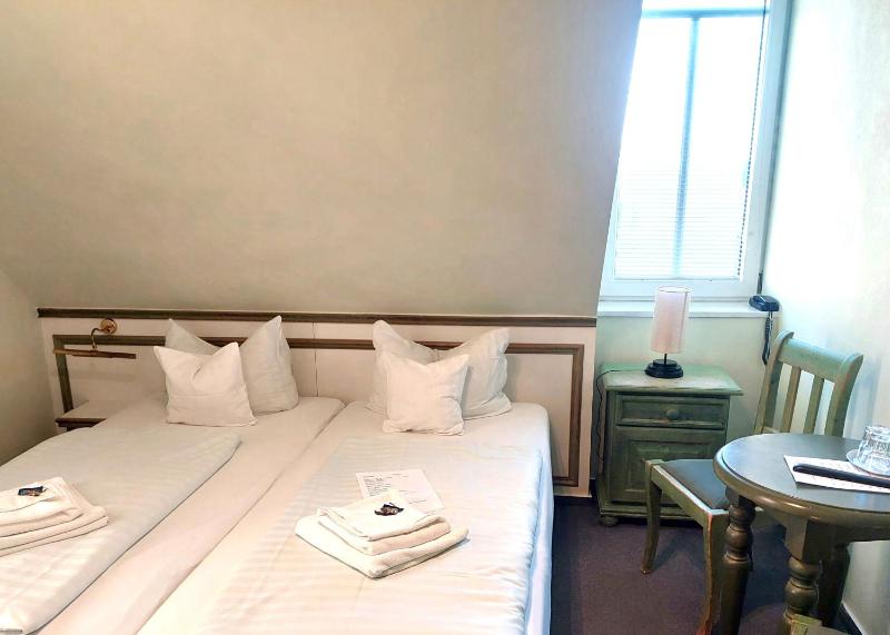 Economy Double Room image 1