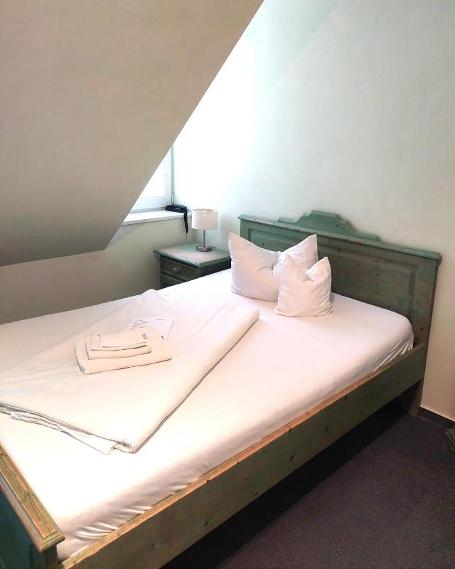 Single Room image 4