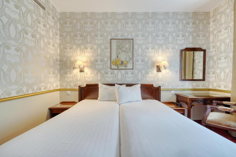 Two Connecting Double Rooms image 3