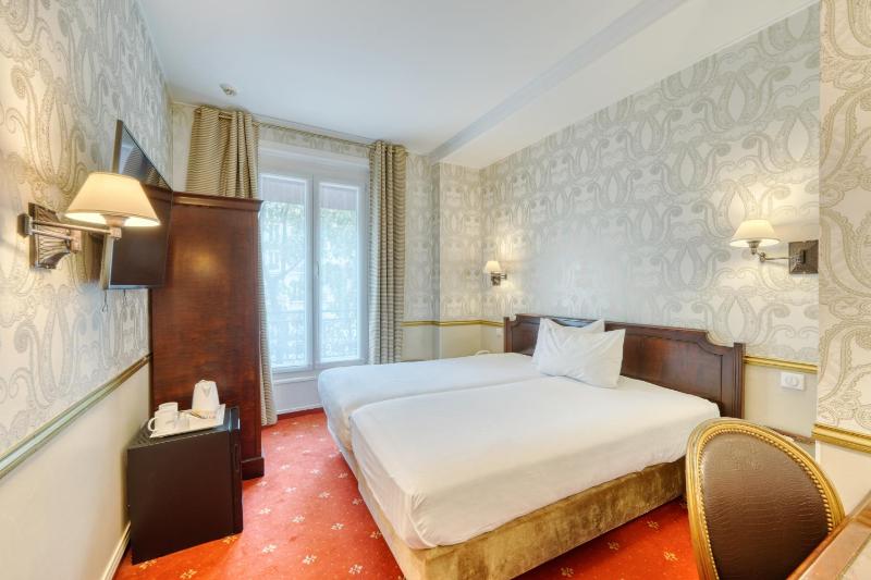 Two Connecting Double Rooms image 1