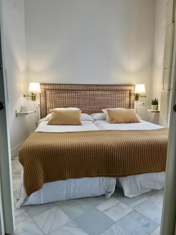 One-Bedroom Apartment with Balcony image 4