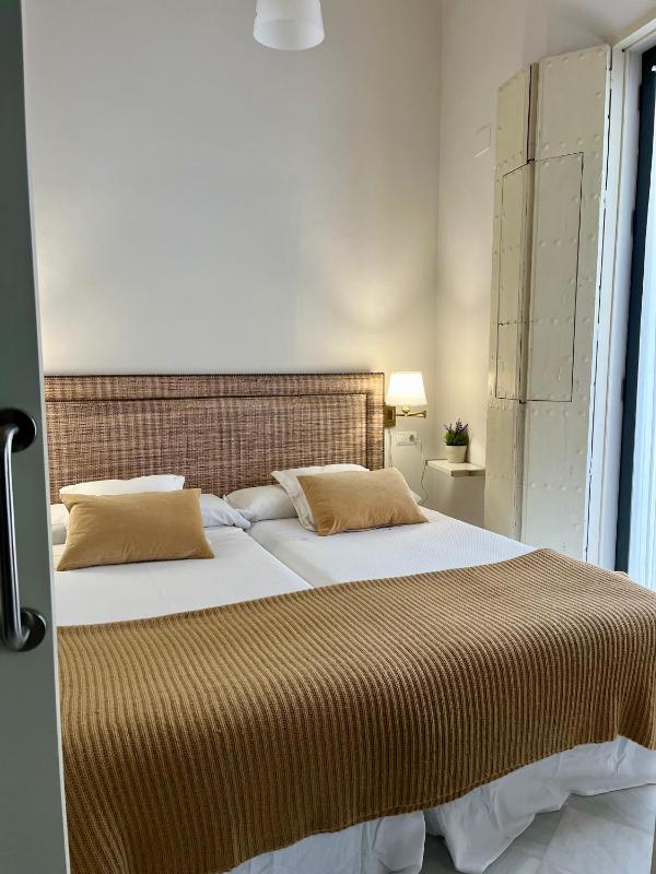 One-Bedroom Apartment with Balcony image 3