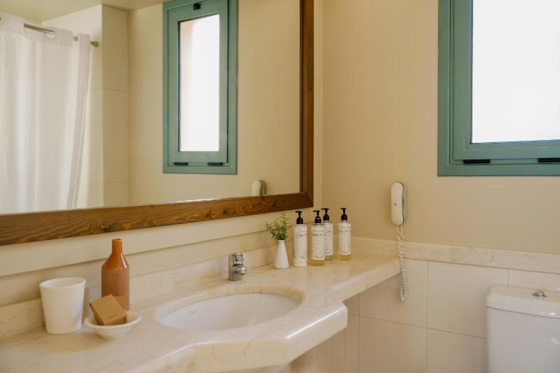 One-Bedroom Suite image 2