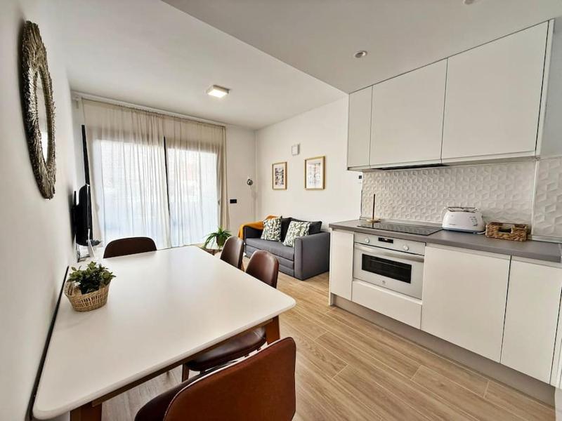Nuevo y céntrico apartamento de playa - image 25