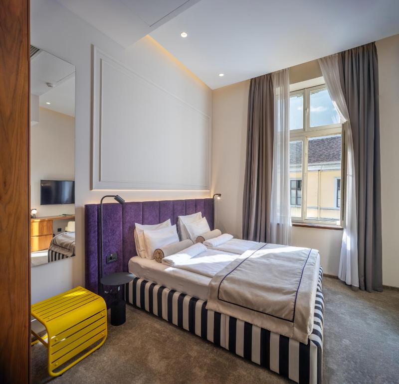 Superior Double or Twin Room image 1