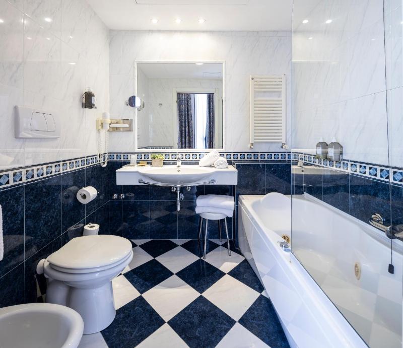 Superior Single Room image 1