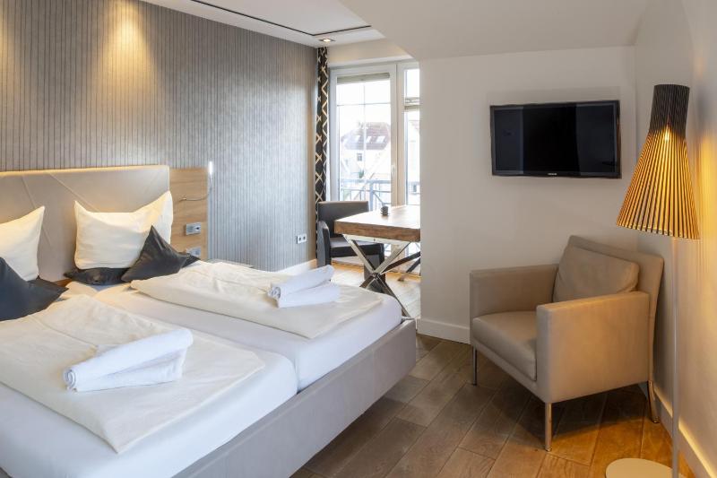 Comfort Double Room with Balcony image 3