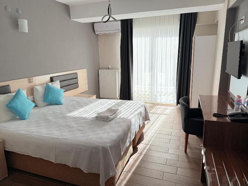 Standard Double Room image 1