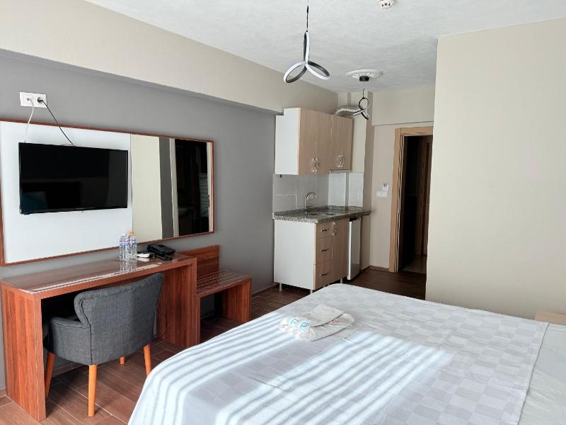 Standard Double Room image 4