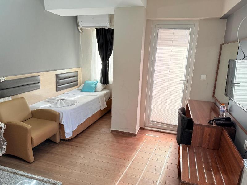 Standard Single Room image 3