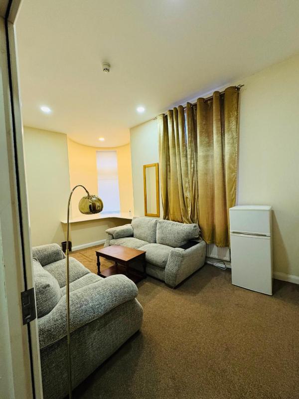 Deluxe Suite image 3