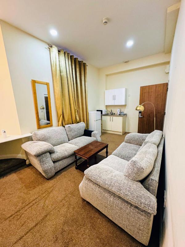 Deluxe Suite image 2