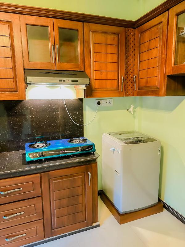 Solace Inn RESIDENCE - 5 Min Walk to Beach - image 39