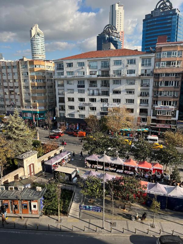 Deluxe Two-Bedroom Suite image 3