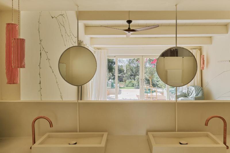 Suite with Private Pool image 2