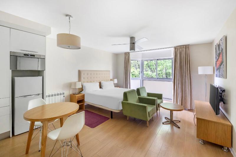 Studio Apartment image 1