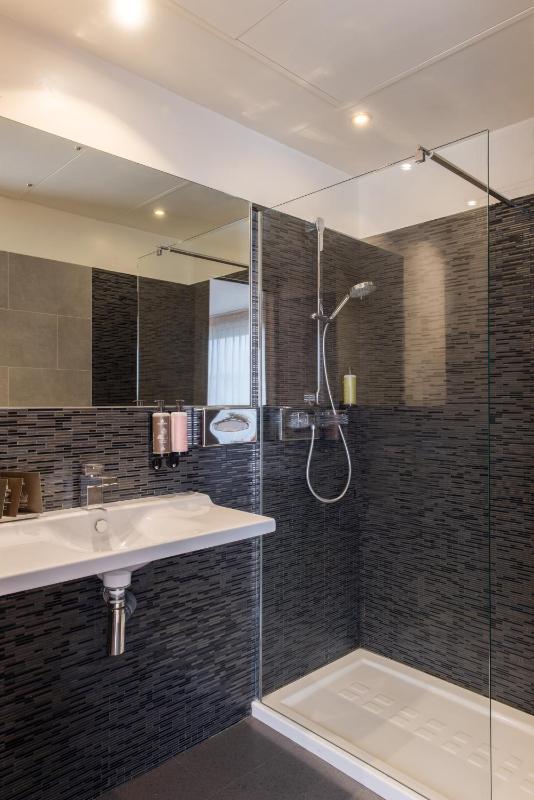 Double or Twin Room with Balcony image 2