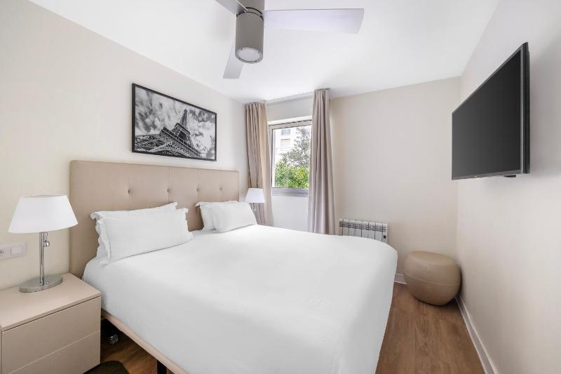 One-Bedroom Apartment image 3