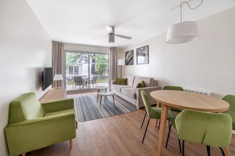One-Bedroom Apartment image 1