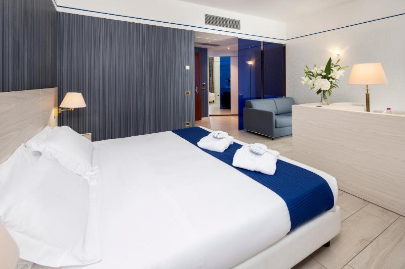 Junior Suite image 3